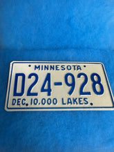 Load image into Gallery viewer, 928 Plates