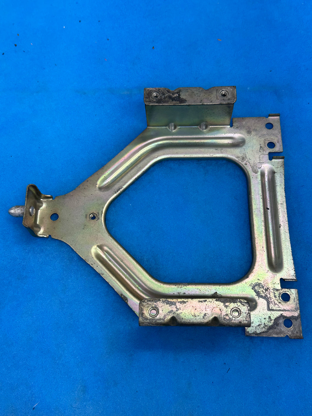 #5 928 32V 85-86 U.S. DME Computer Bracket