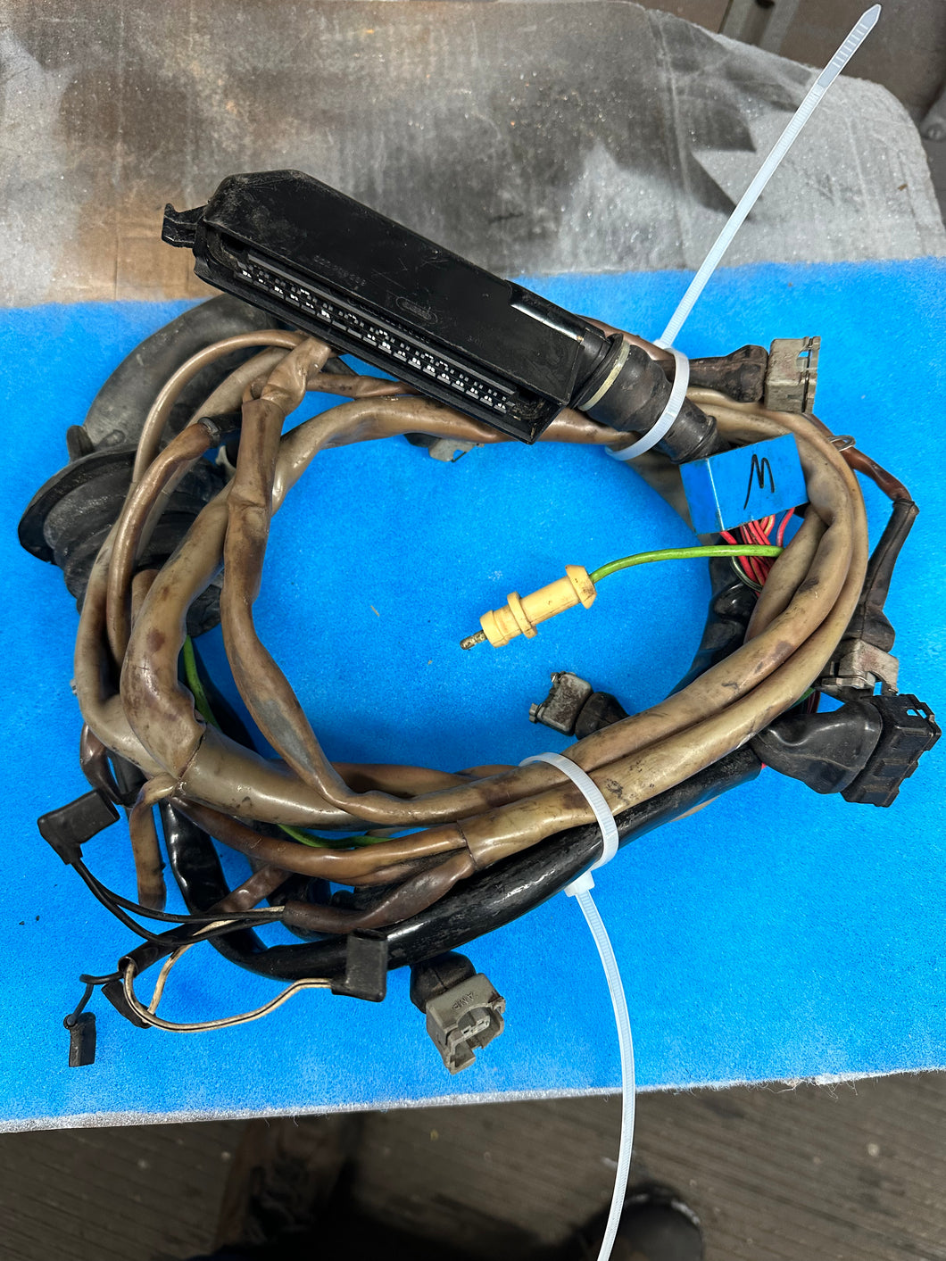 928 engine harness