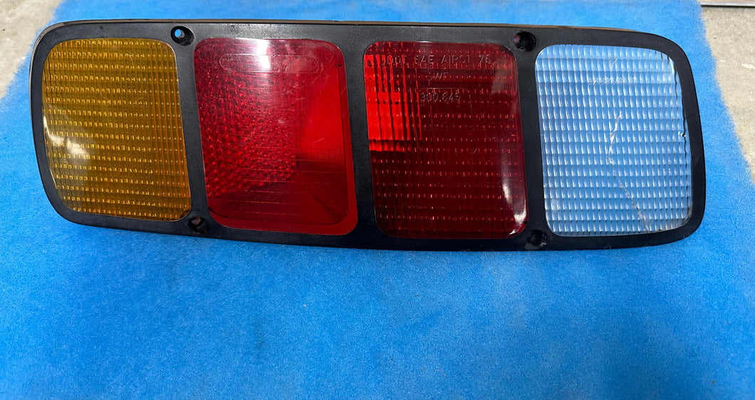 #2L Used6 Drivers / Left Tail Light