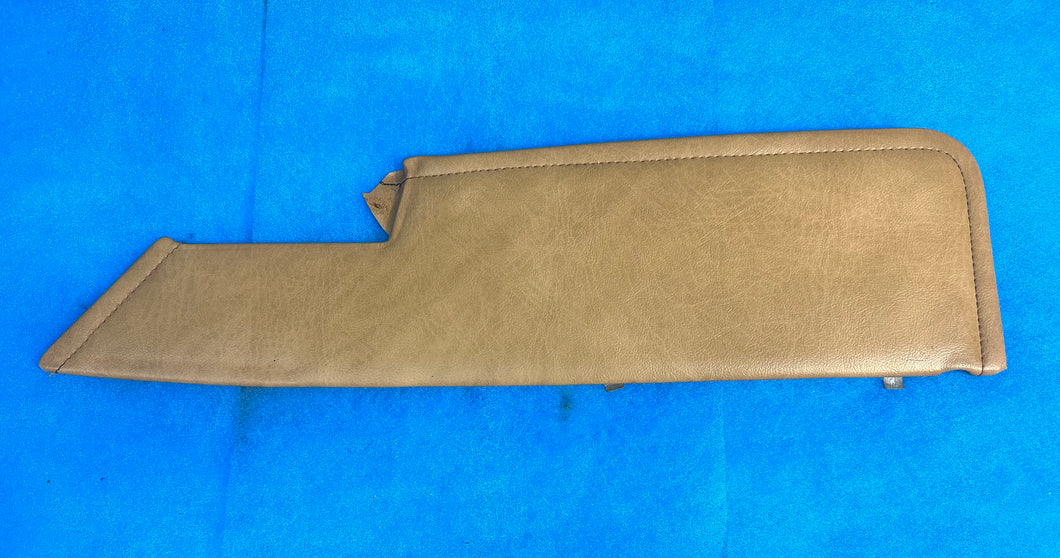 #15-5R 928 Door Panel Insert Passenger (Medium Tan)