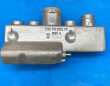 Load image into Gallery viewer, #2 928 32V 5.0 U.S. Left Drivers Intake Plenum Cylinders 5-8
