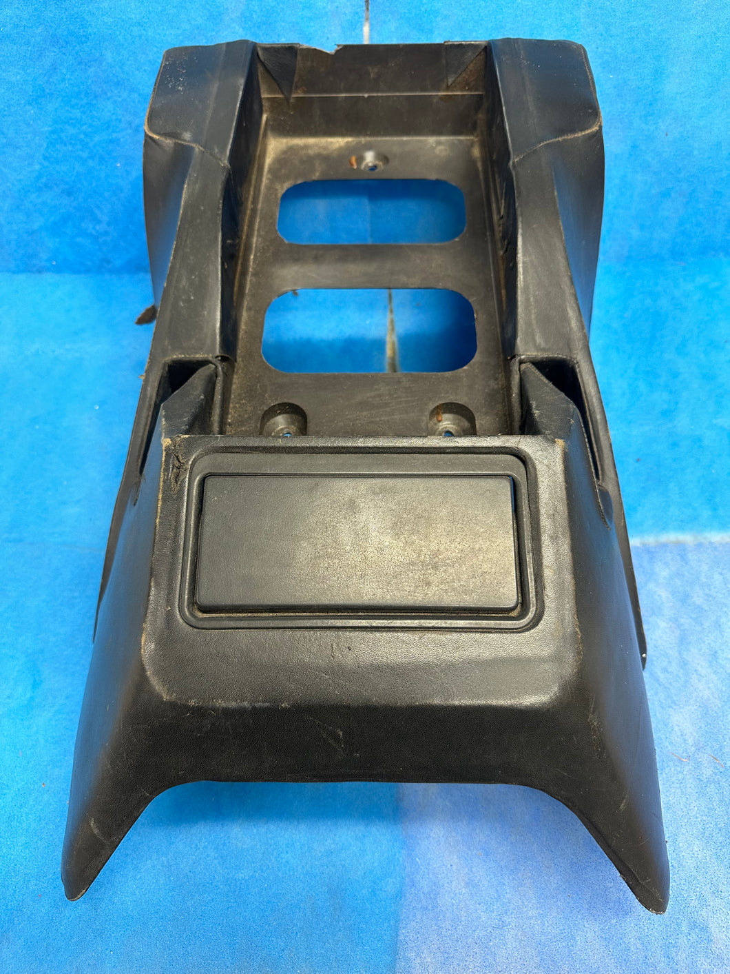 #1C 928 Rear Center Console Armrest