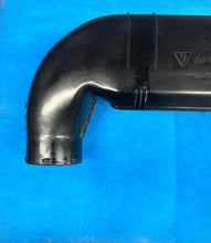 Load image into Gallery viewer, #11-7 928 Upper Air Cleaner Lid 78-84 Without Air Pump Hose
