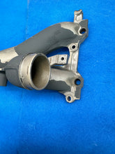 Load image into Gallery viewer, #5 928 32V 5.0L U.S. Intake Runner Cylinder #2 &amp; #6
