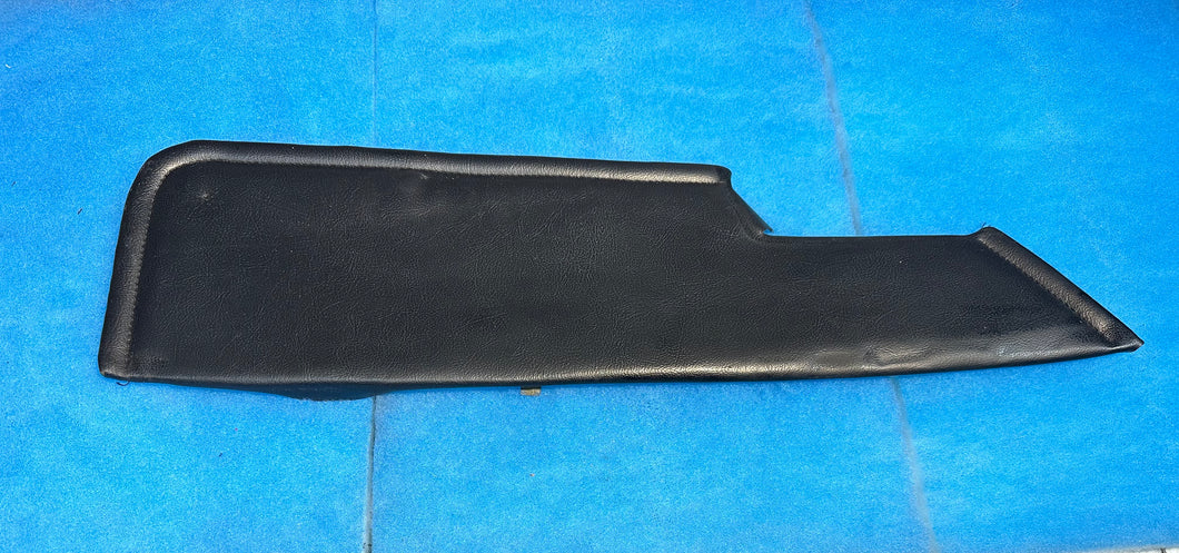 #15-7L 928 Door Panel Insert (Black)