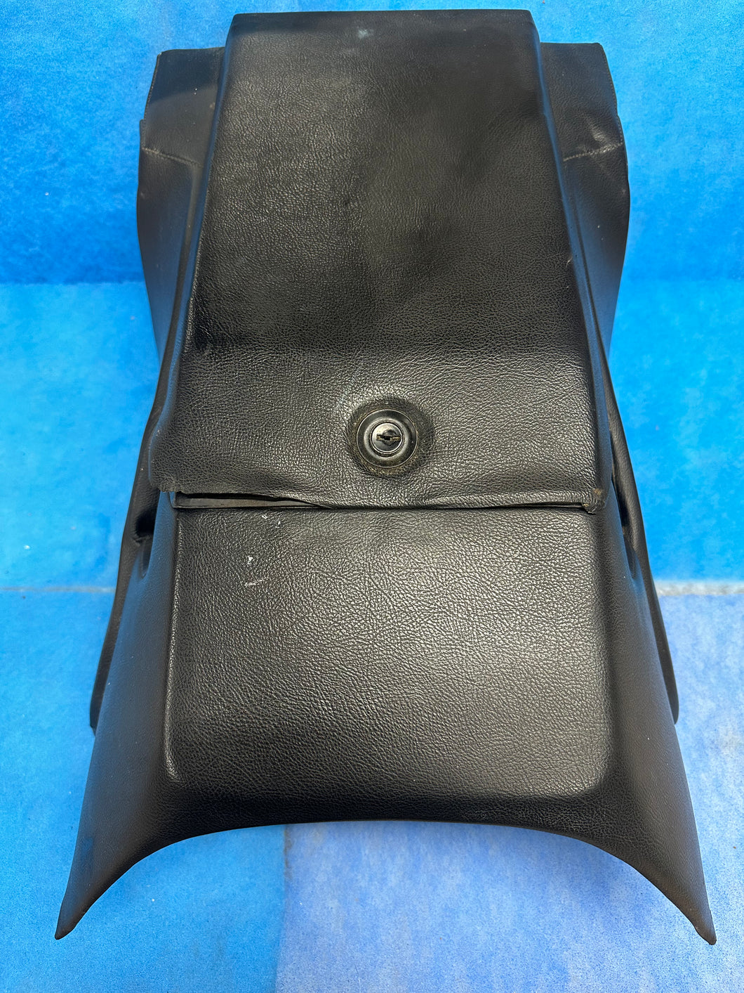 #1A 928 Rear Center Console Armrest